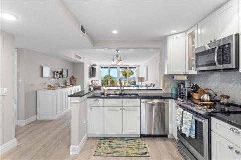 Condo in Clearwater, Florida, 2 bedrooms № 2222192 - photo 22