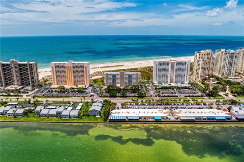 Condo in Clearwater, Florida, 2 bedrooms № 2222192 - photo 14