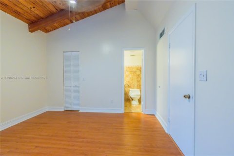 Adosado en venta en Miami, Florida, 2 dormitorios, 131.46 m2 № 1948702 - foto 21
