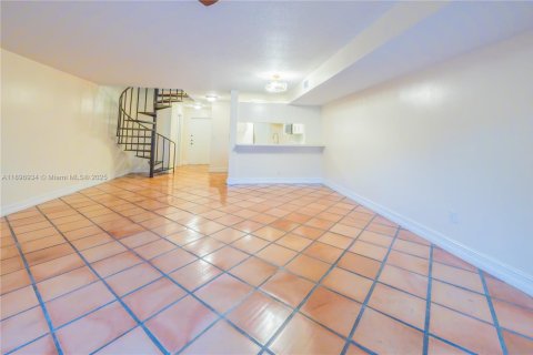 Adosado en venta en Miami, Florida, 2 dormitorios, 131.46 m2 № 1948702 - foto 8