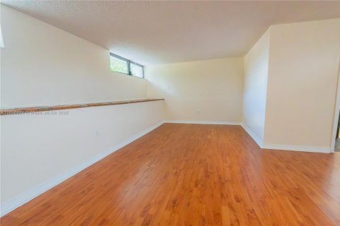 Adosado en venta en Miami, Florida, 2 dormitorios, 131.46 m2 № 1948702 - foto 26