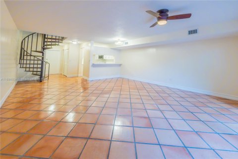 Adosado en venta en Miami, Florida, 2 dormitorios, 131.46 m2 № 1948702 - foto 9