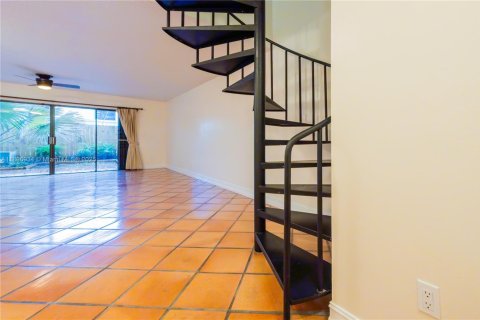 Adosado en venta en Miami, Florida, 2 dormitorios, 131.46 m2 № 1948702 - foto 12