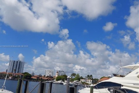 Condominio en venta en Aventura, Florida, 3 dormitorios, 125.42 m2 № 1954404 - foto 14