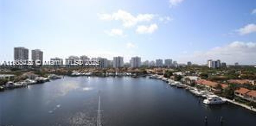 Condominio en Aventura, Florida, 3 dormitorios  № 1954404