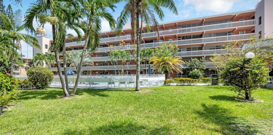 Condo à Hallandale Beach, Floride, 2 chambres № 1842602