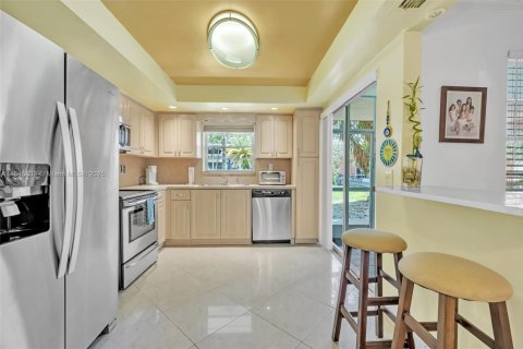 Copropriété à louer à Hallandale Beach, Floride: 2 chambres, 99.41 m2 № 1842602 - photo 3