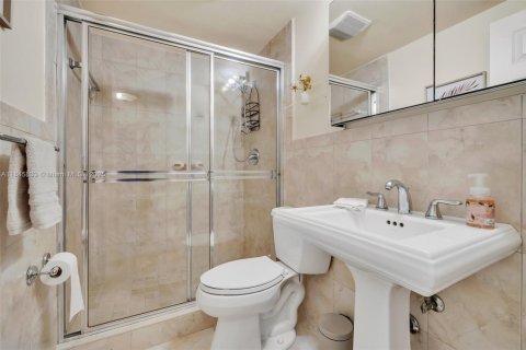 Copropriété à louer à Hallandale Beach, Floride: 2 chambres, 99.41 m2 № 1842602 - photo 18