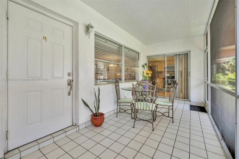 Copropriété à louer à Hallandale Beach, Floride: 2 chambres, 99.41 m2 № 1842602 - photo 19