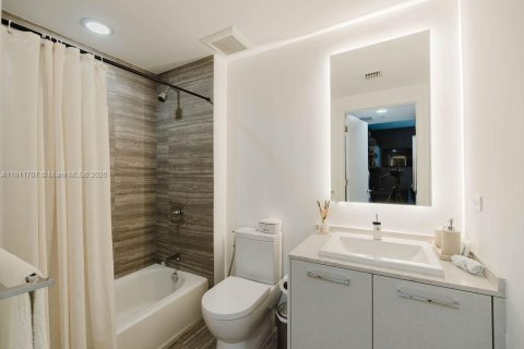 Купить кондоминиум в Майами, Флорида 3 спальни, 162.86м2, № 1756680 - фото 15