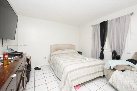 Propiedad comercial en venta en Cutler Bay, Florida, 203.46 m2 № 2011661 - foto 14