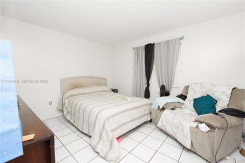 Propiedad comercial en venta en Cutler Bay, Florida, 203.46 m2 № 2011661 - foto 16