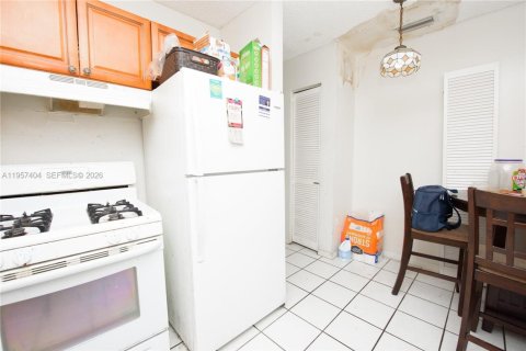 Propiedad comercial en venta en Cutler Bay, Florida, 203.46 m2 № 2011661 - foto 19