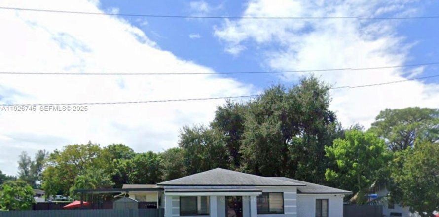 Дом в Майами-Гарденс, Флорида 3 спальни, 108.88м2 № 1986610