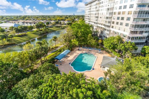 Condo in Hollywood, Florida, 2 bedrooms  № 1823929 - photo 29