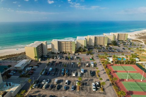 Condo in Panama City Beach, Florida, 1 bedroom  № 559893 - photo 1