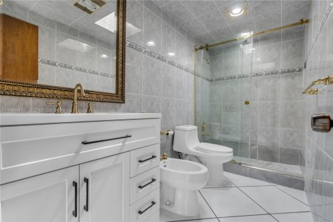Casa en venta en Miami, Florida, 4 dormitorios, 315.96 m2 № 2030807 - foto 28