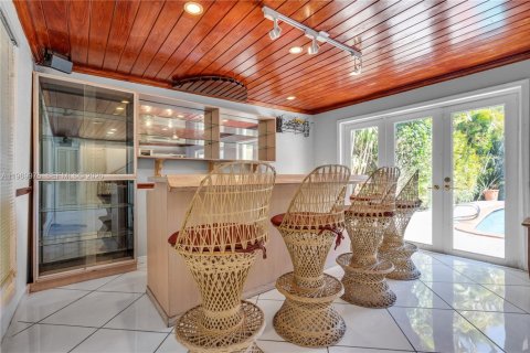 Casa en venta en Miami, Florida, 4 dormitorios, 315.96 m2 № 2030807 - foto 16