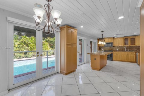 Casa en venta en Miami, Florida, 4 dormitorios, 315.96 m2 № 2030807 - foto 10