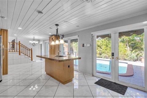 Casa en venta en Miami, Florida, 4 dormitorios, 315.96 m2 № 2030807 - foto 12