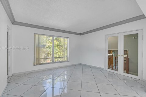Casa en venta en Miami, Florida, 4 dormitorios, 315.96 m2 № 2030807 - foto 8