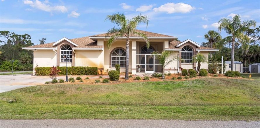House in Port Charlotte, Florida 5 bedrooms, 264.77 sq.m. № 1532360
