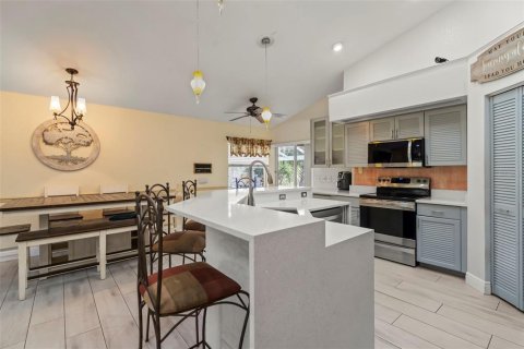 Casa en venta en Port Charlotte, Florida, 5 dormitorios, 264.77 m2 № 1532360 - foto 24
