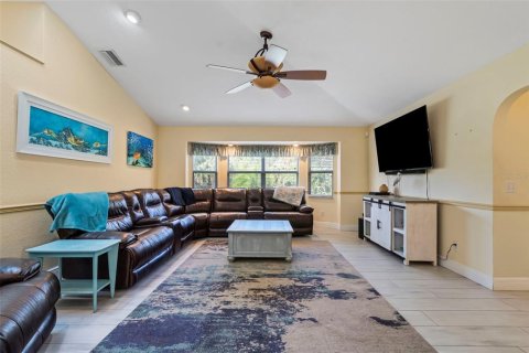 Casa en venta en Port Charlotte, Florida, 5 dormitorios, 264.77 m2 № 1532360 - foto 18