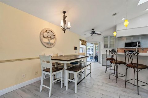 Casa en venta en Port Charlotte, Florida, 5 dormitorios, 264.77 m2 № 1532360 - foto 20