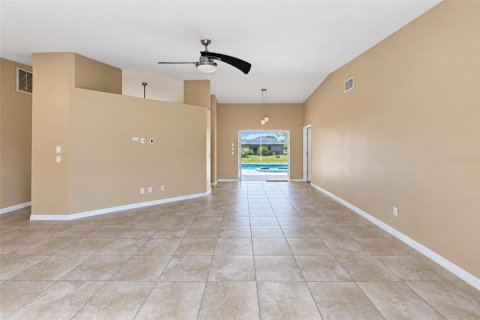 Villa ou maison à vendre à North Port, Floride: 3 chambres, 159.79 m2 № 2427229 - photo 9
