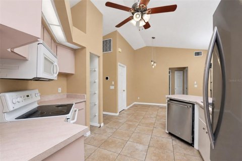 Villa ou maison à vendre à North Port, Floride: 3 chambres, 159.79 m2 № 2427229 - photo 16