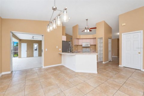 Villa ou maison à vendre à North Port, Floride: 3 chambres, 159.79 m2 № 2427229 - photo 21