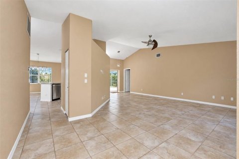 Villa ou maison à vendre à North Port, Floride: 3 chambres, 159.79 m2 № 2427229 - photo 6