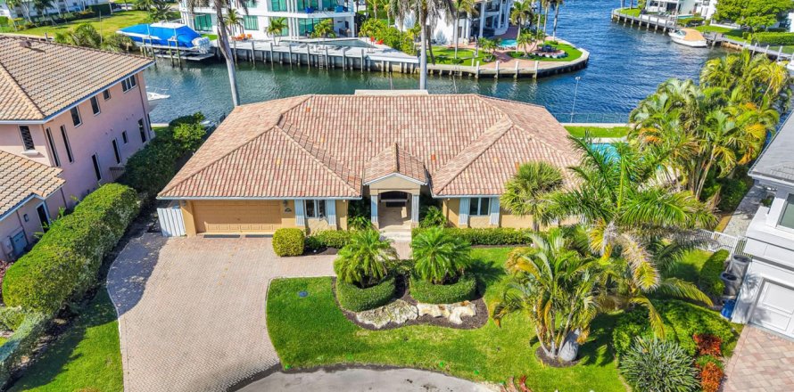 House in Highland Beach, Florida 4 bedrooms, 290.04 sq.m. № 2179460