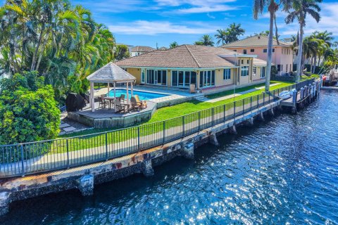 House in Highland Beach, Florida 4 bedrooms, 290.04 sq.m. № 2179460 - photo 6