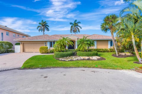 House in Highland Beach, Florida 4 bedrooms, 290.04 sq.m. № 2179460 - photo 25