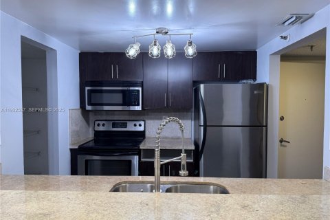 Снять в аренду кондоминиум в Майами, Флорида 1 спальня, 64.01м2, № 1990968 - фото 2