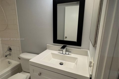 Снять в аренду кондоминиум в Майами, Флорида 1 спальня, 64.01м2, № 1990968 - фото 3