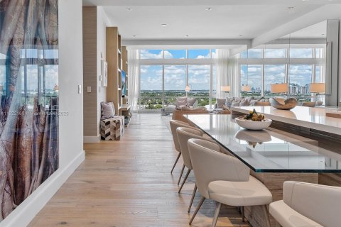 Condominio en venta en Miami Beach, Florida, 2 dormitorios, 145.76 m2 № 1976056 - foto 19