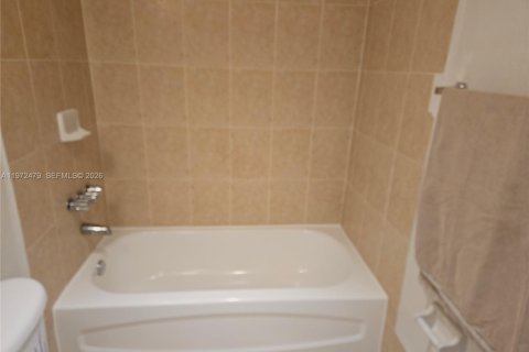 Купить кондоминиум в Майами, Флорида 1 спальня, 56.21м2, № 2051972 - фото 3