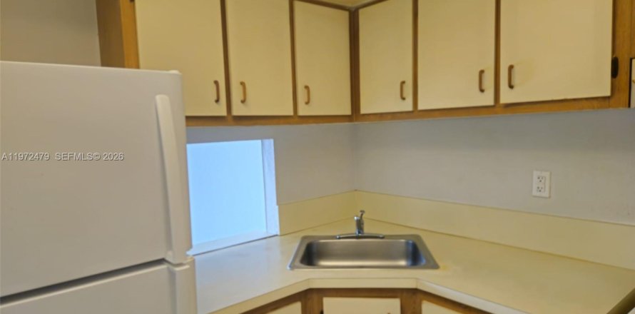 Кондоминиум с 1 спальней в Майами, Флорида № 2051972