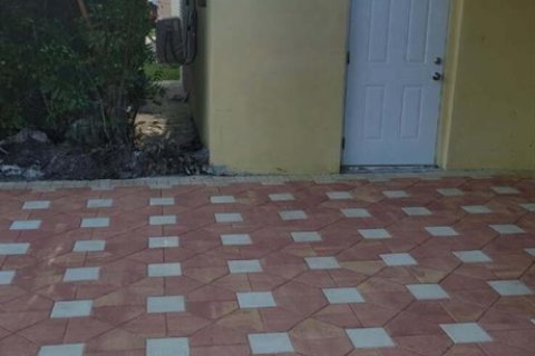 Commercial property in Davie, Florida 1 bedroom, 130.71 sq.m. № 2363014