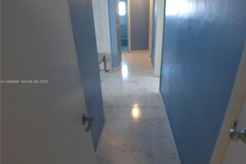 Купить виллу или дом в Холливуд, Флорида 2 спальни, 183.2м2, № 1989420 - фото 8
