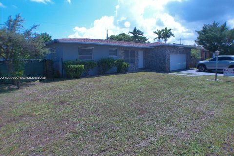 Купить виллу или дом в Холливуд, Флорида 2 спальни, 183.2м2, № 1989420 - фото 2