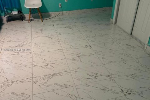 Купить виллу или дом в Холливуд, Флорида 2 спальни, 183.2м2, № 1989420 - фото 24