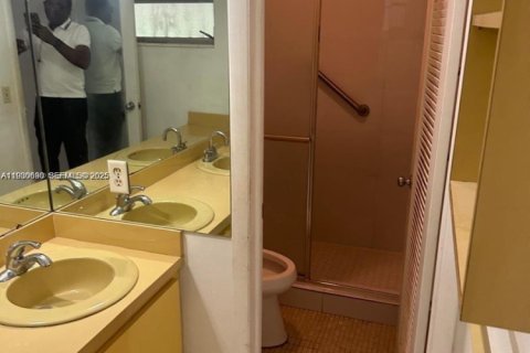 Купить виллу или дом в Холливуд, Флорида 2 спальни, 183.2м2, № 1989420 - фото 22