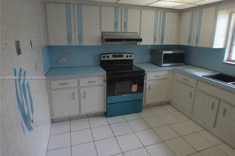 Купить виллу или дом в Холливуд, Флорида 2 спальни, 183.2м2, № 1989420 - фото 12