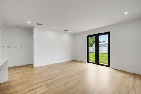 Casa en alquiler en Goulds, Florida, 3 dormitorios, 116.96 m2 № 2085838 - foto 13