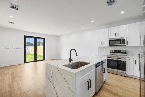 Casa en alquiler en Goulds, Florida, 3 dormitorios, 116.96 m2 № 2085838 - foto 9