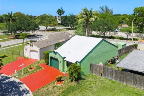 Villa ou maison à vendre à Miramar, Floride: 2 chambres, 93.83 m2 № 2074724 - photo 5